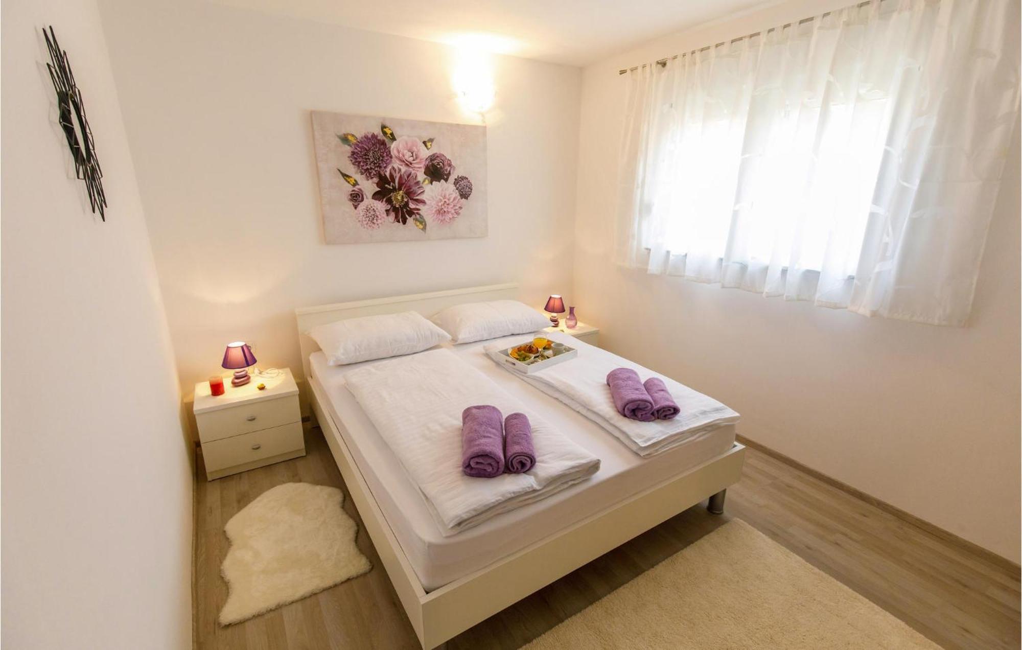 Gorgeous Home In Knin With Kitchen Kovacic Zewnętrze zdjęcie