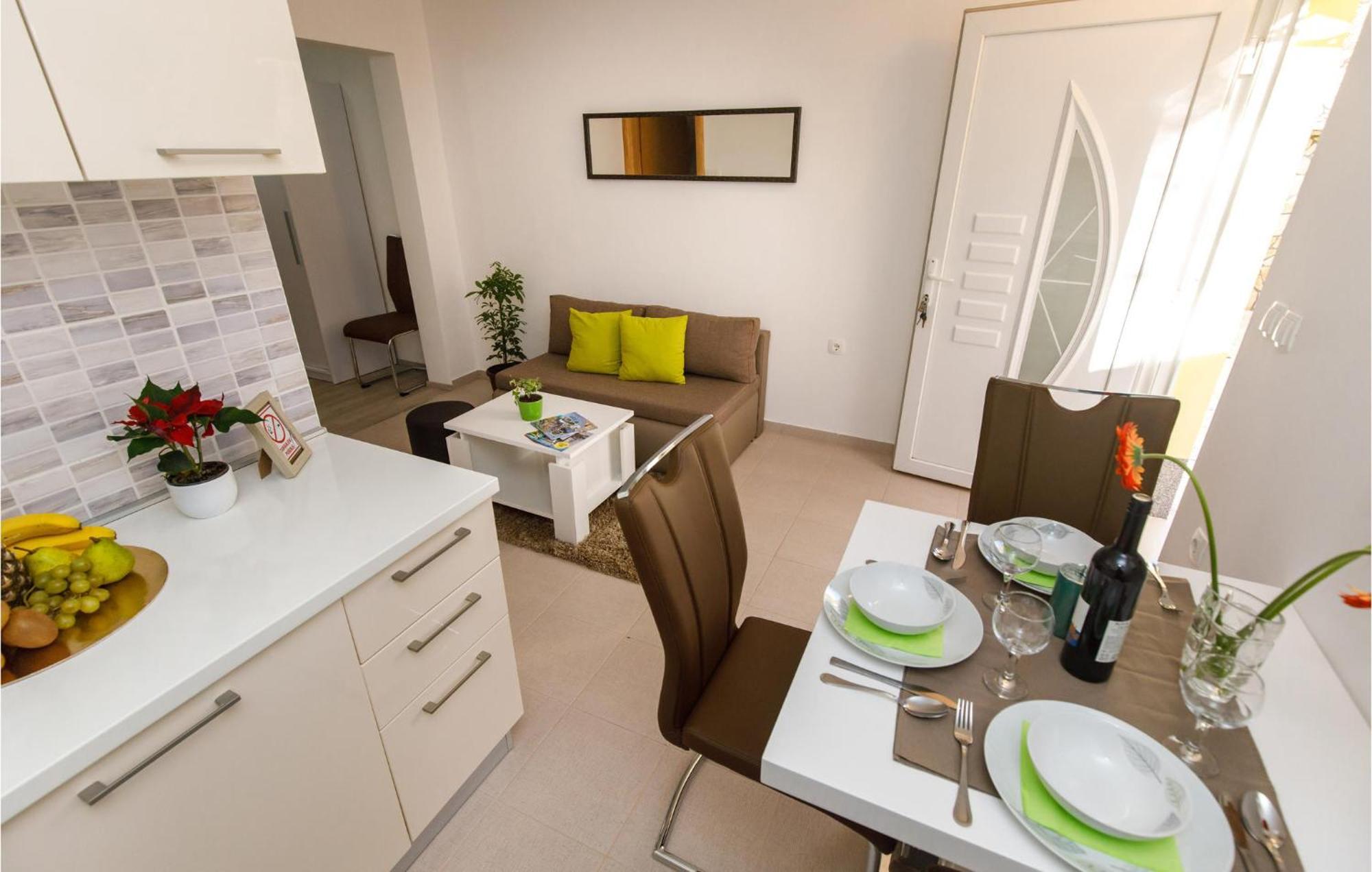 Gorgeous Home In Knin With Kitchen Kovacic Zewnętrze zdjęcie