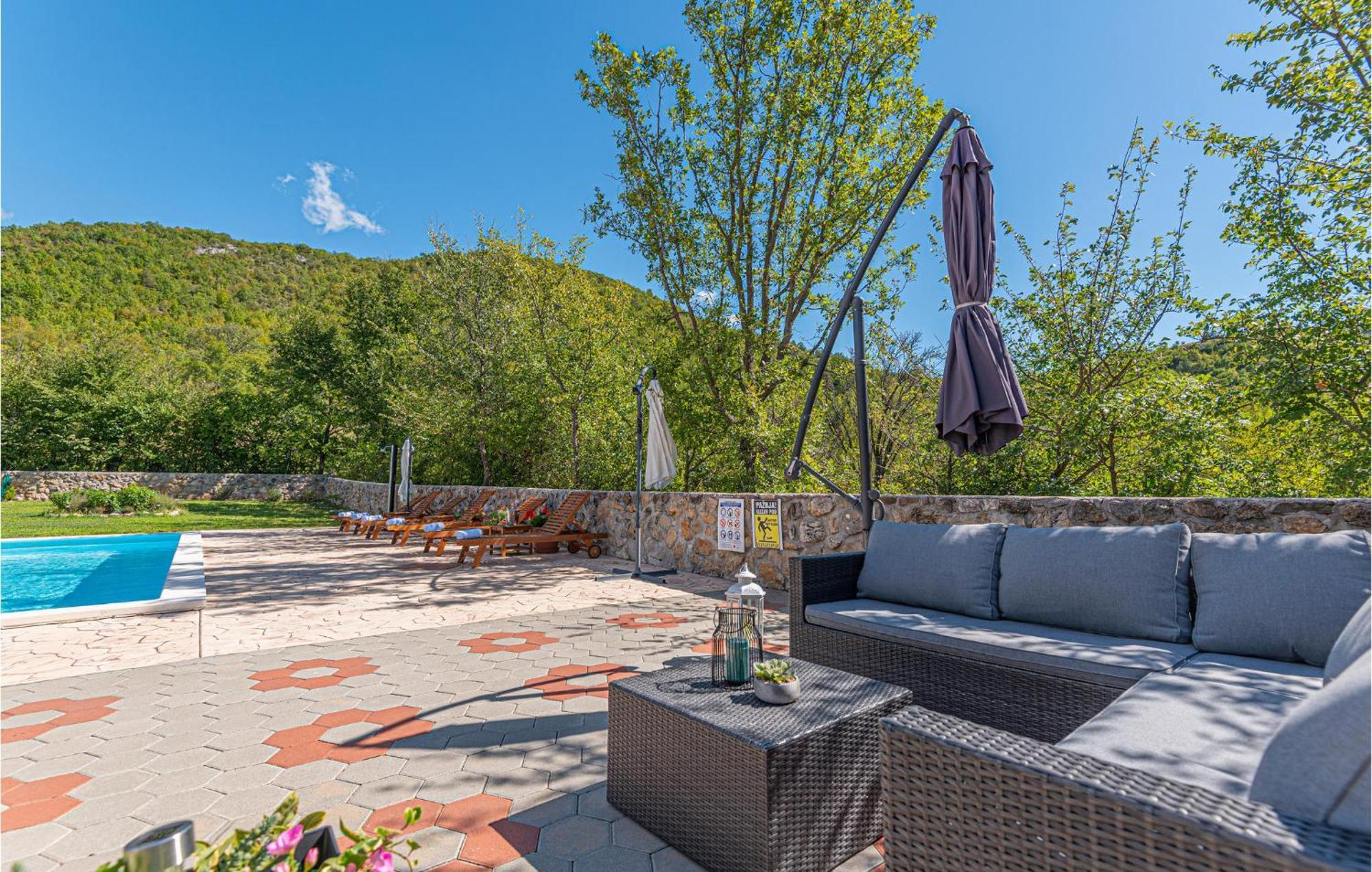 Gorgeous Home In Knin With Kitchen Kovacic Zewnętrze zdjęcie