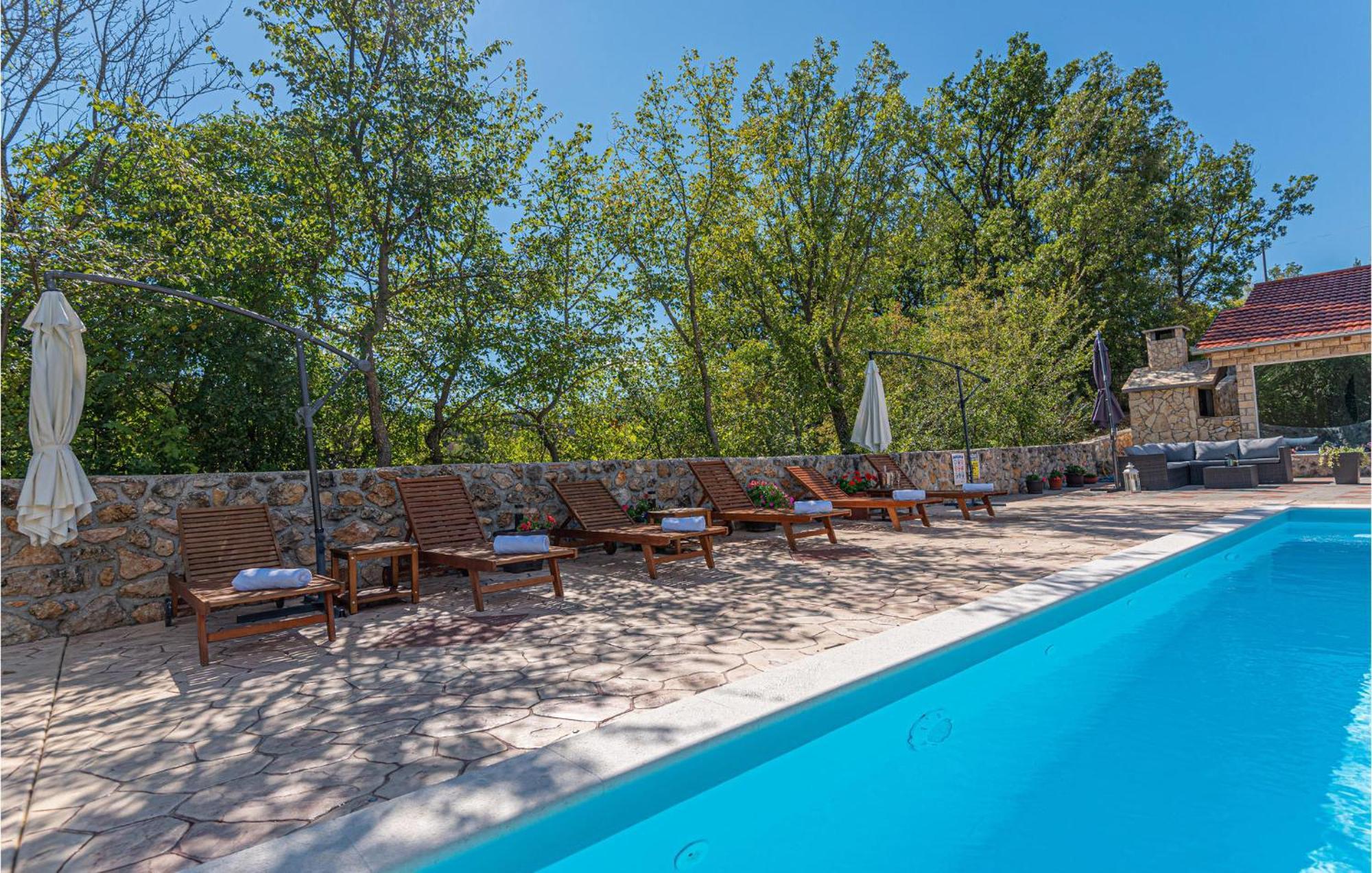 Gorgeous Home In Knin With Kitchen Kovacic Zewnętrze zdjęcie